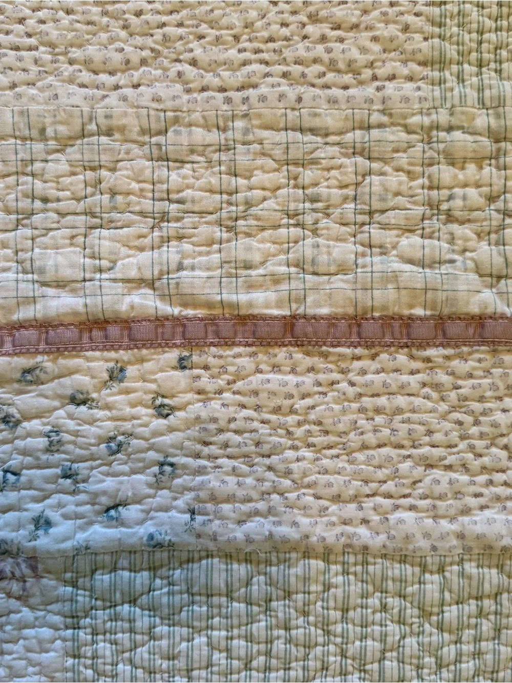 Vintage Cottage Core 7ftx7ft(Full) Patchwork Quilt w Ribbon Ruffle Details